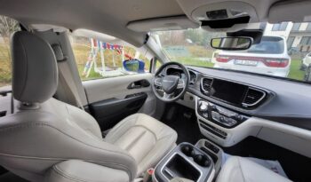 Chrysler Pacifica full