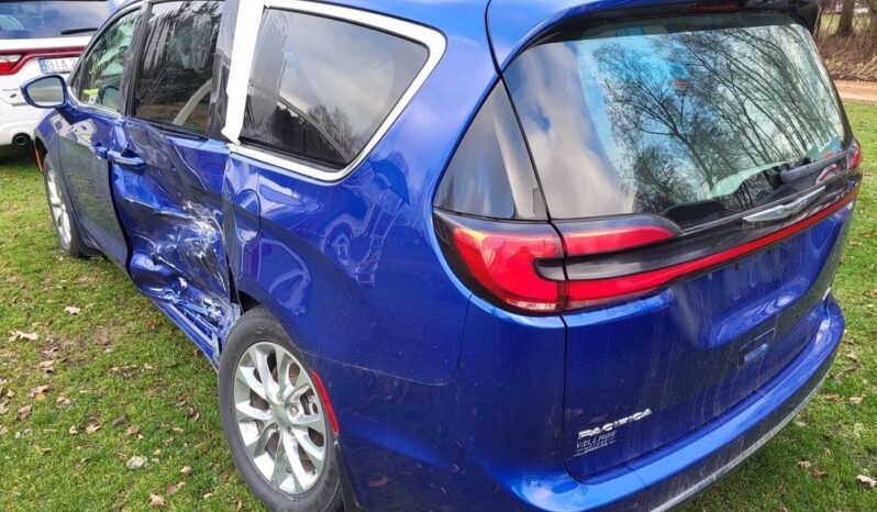 Chrysler Pacifica full