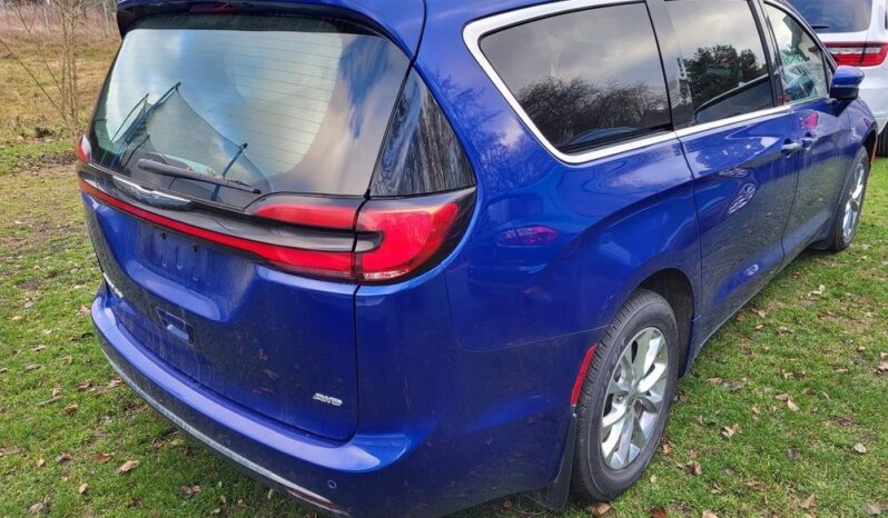 Chrysler Pacifica full
