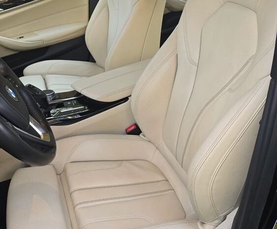 BMW Seria 5 540i xDrive Luxury Line full