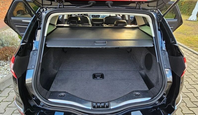 Ford Mondeo full
